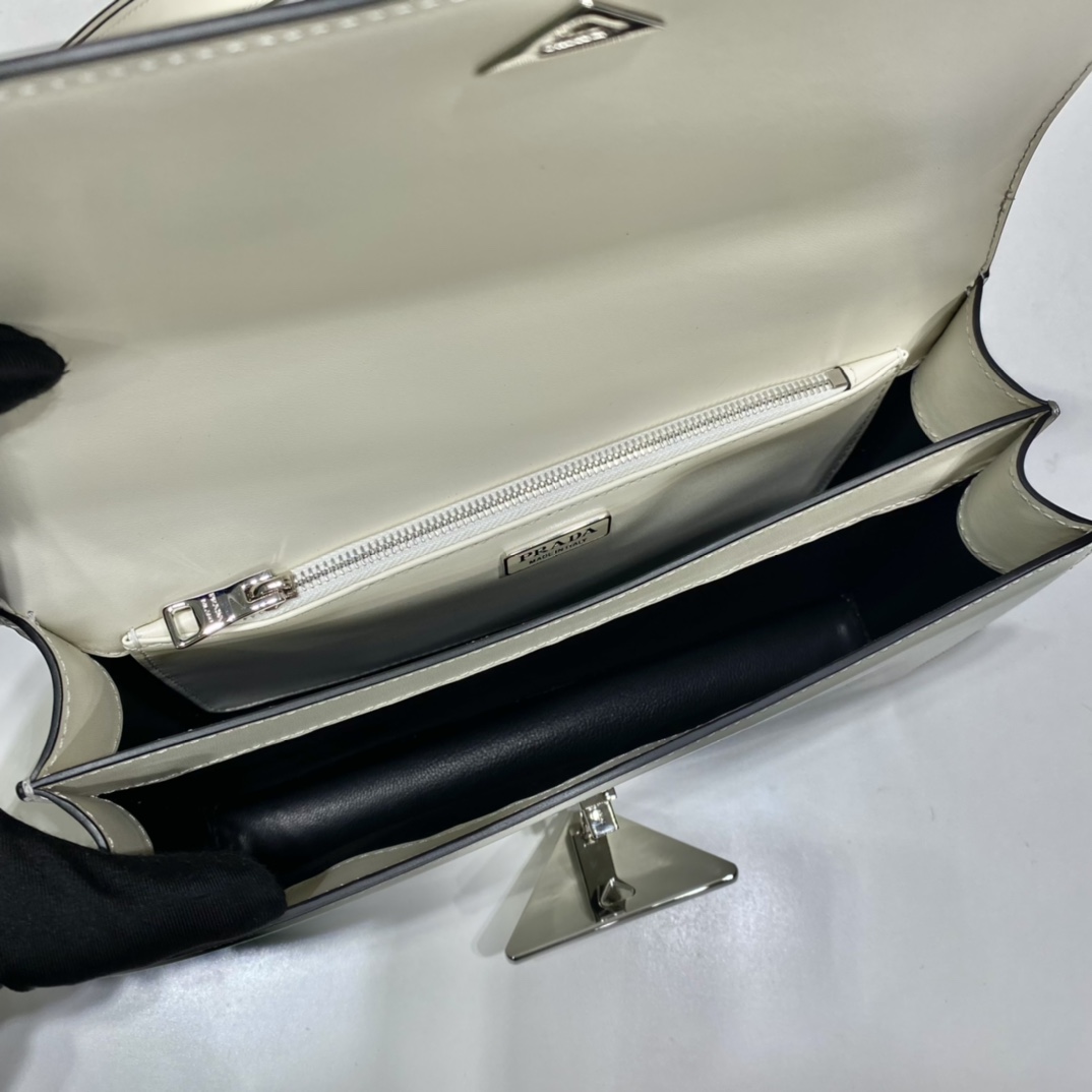 Prada Leather Bag Shoulder Bag Handbag White 1BD321